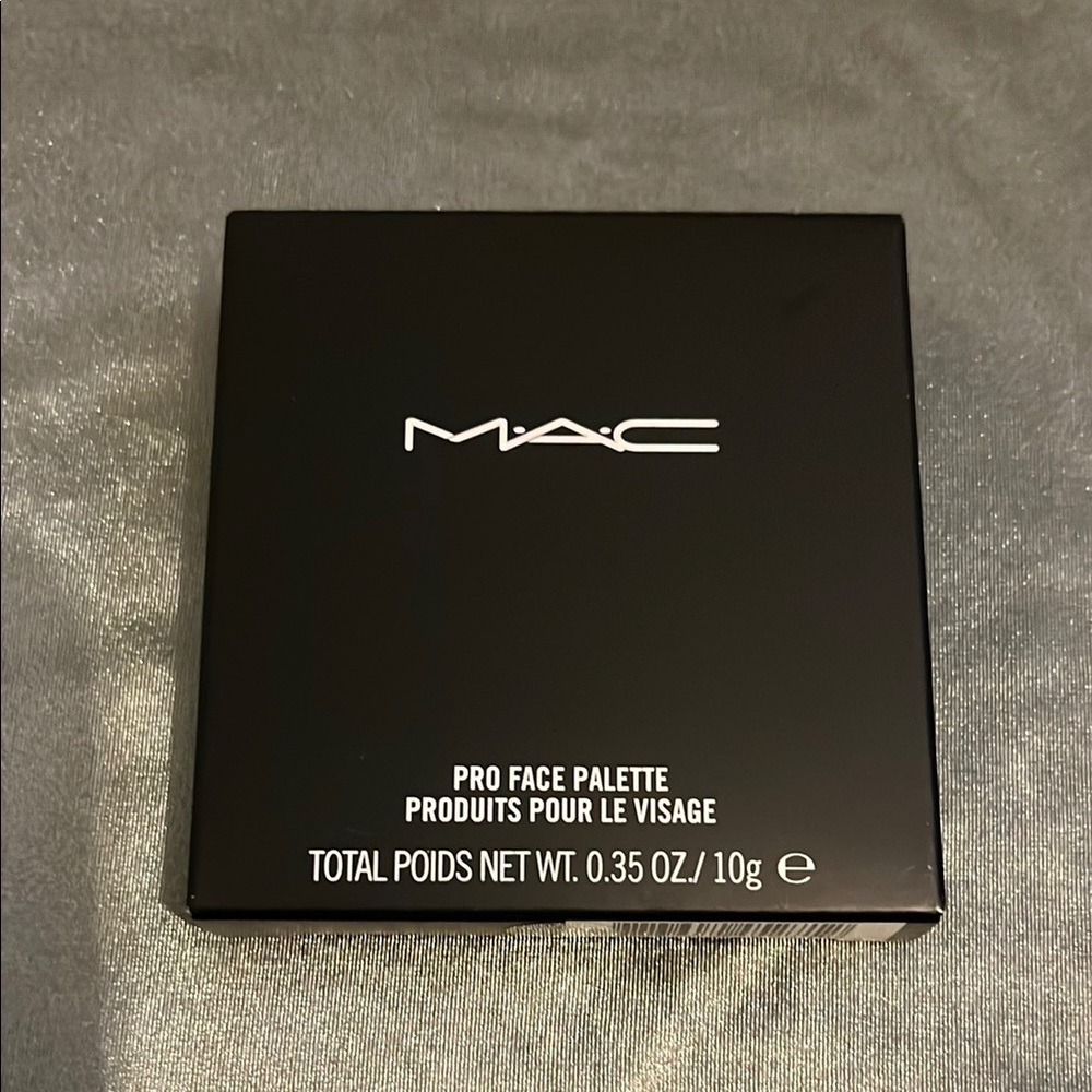MAC Cosmetics Pro Face Palette - Black